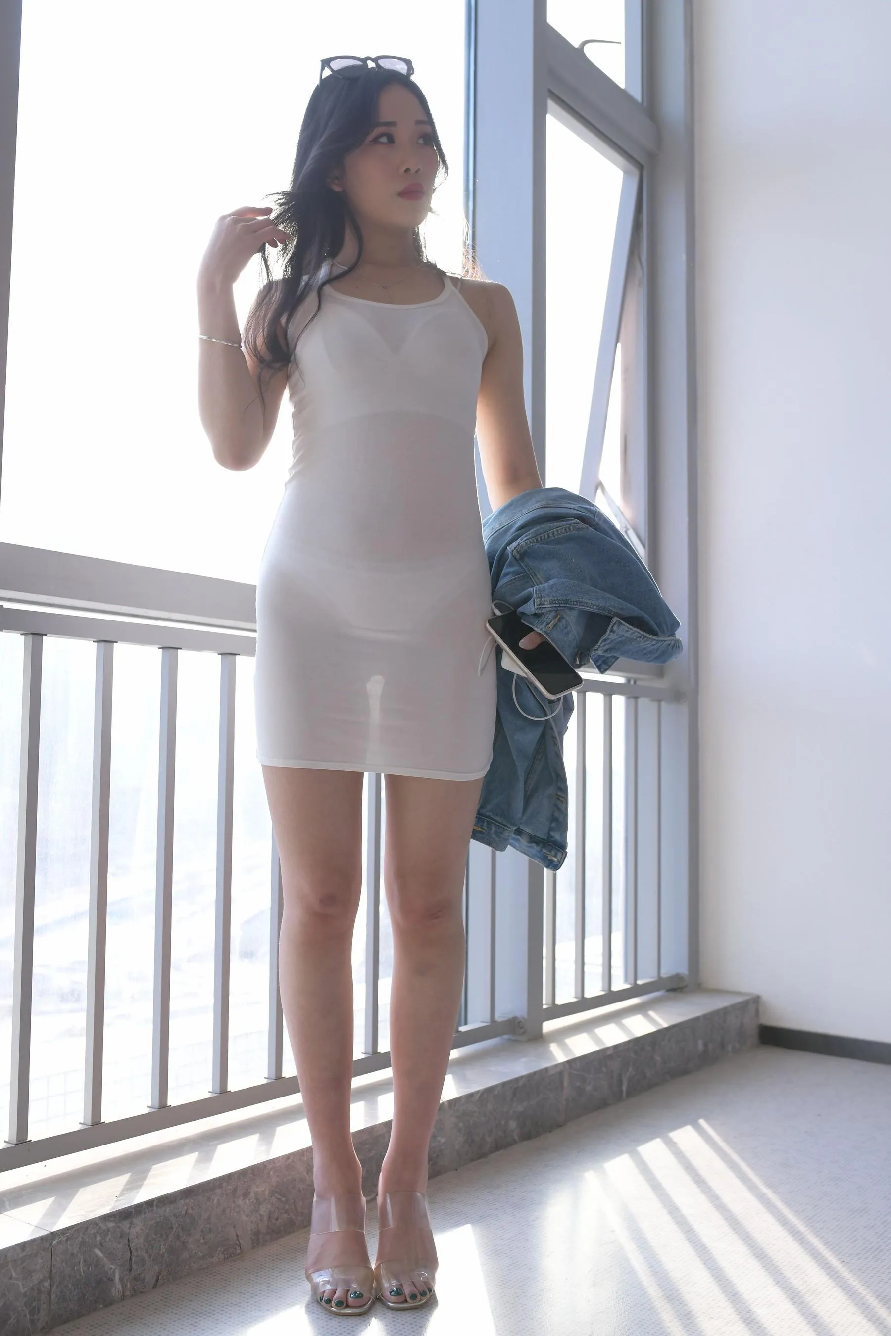 [魔镜街拍] NO.014 超性感白色包臀裙美女 [490P]插图3